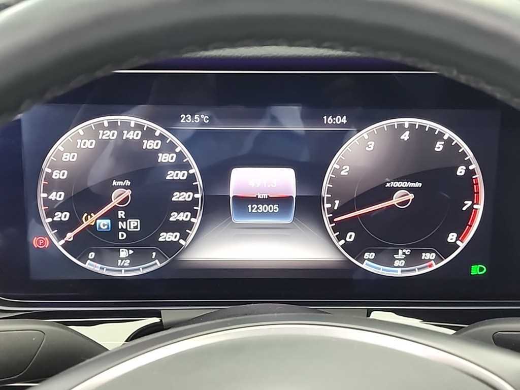 Mercedes Benz E class - Vista 7