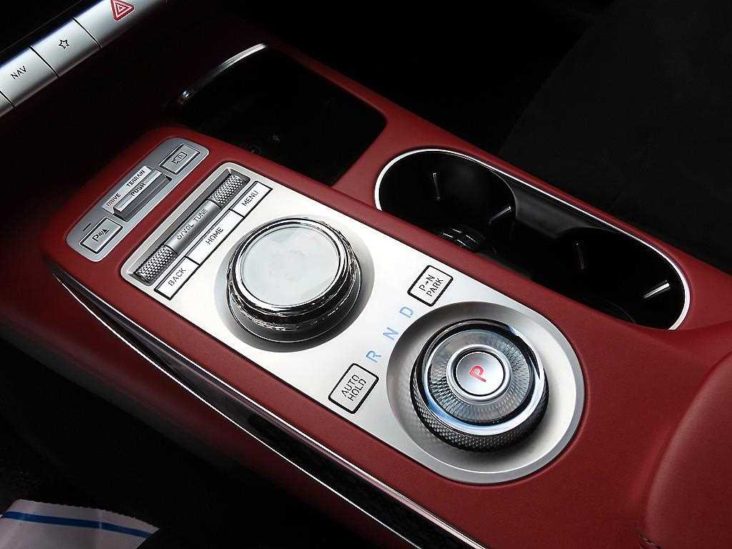 Genesis GV70 - Vista 11