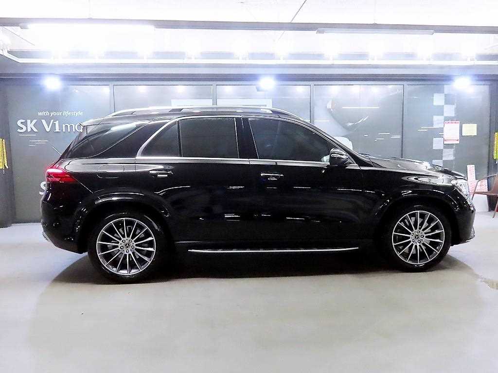 Mercedes Benz GLE Class - Vista 3
