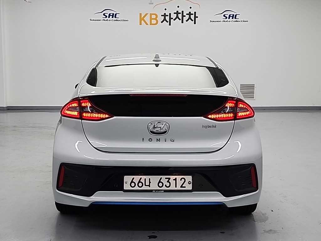 HYUNDAI Ioniq - Vista 3