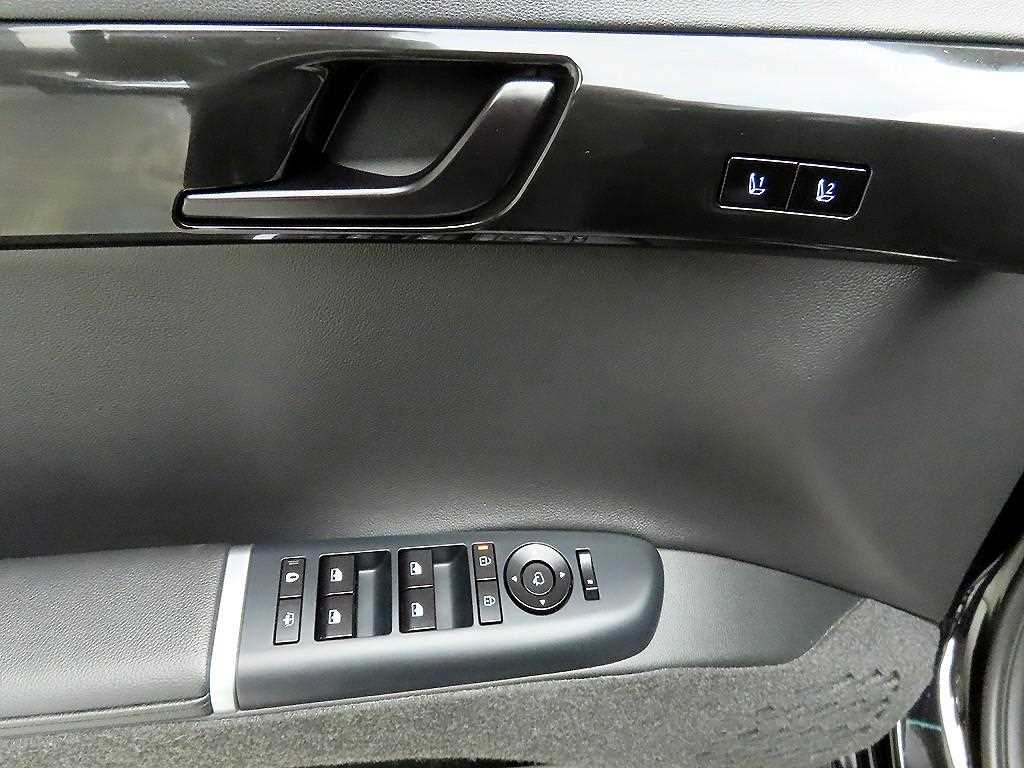 HYUNDAI Grandeur - Vista 11
