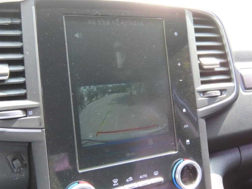 SAMSUNG QM6 - Vista 9