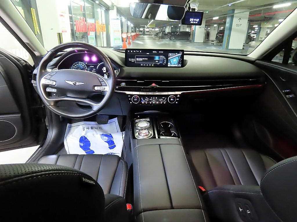 Genesis G80 - Vista 10