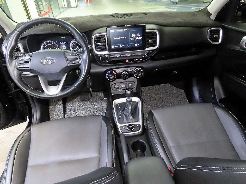 HYUNDAI Venue - Vista 10