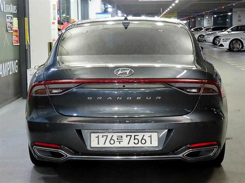 HYUNDAI Grandeur - Vista 5