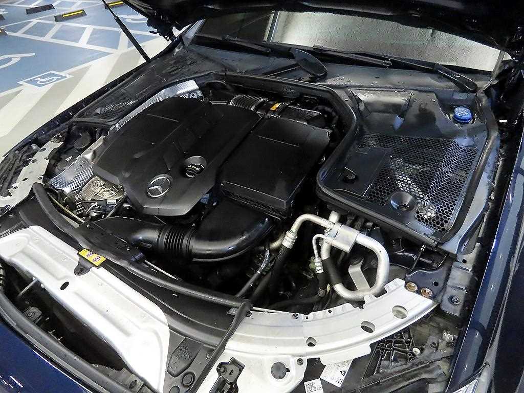 Mercedes Benz C Class 2019 Azul - Importación desde Corea - HF Imports Iquique - Foto 16