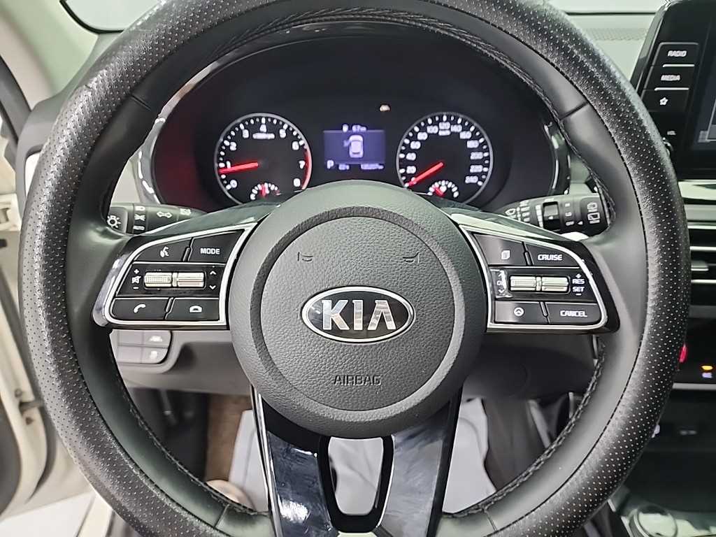 KIA Seltos - Vista 9