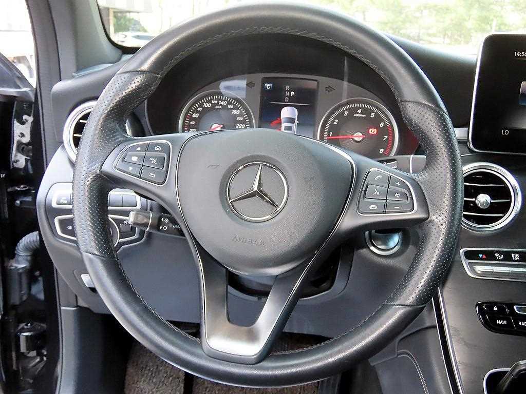 Mercedes Benz GLC Class - Vista 8