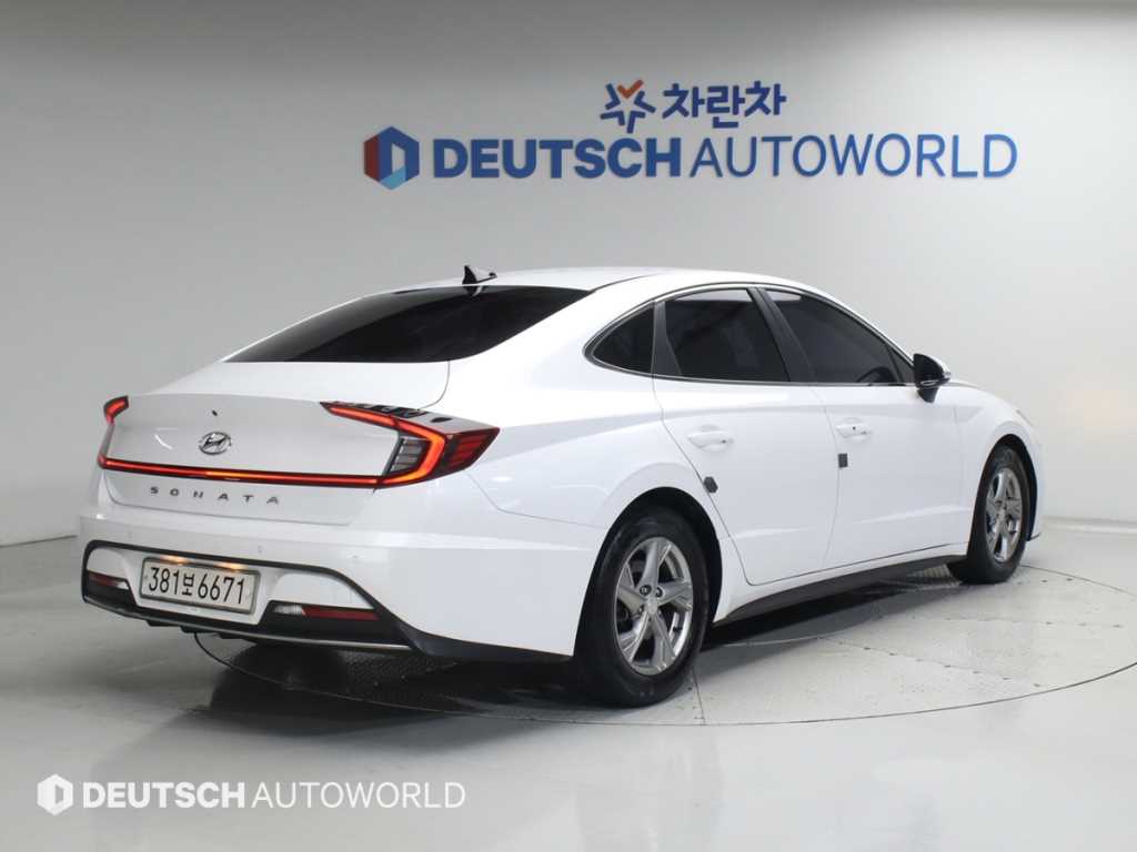 HYUNDAI Sonata - Vista 2