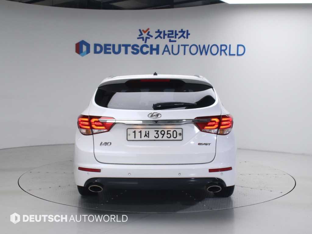 HYUNDAI i40 - Vista 4
