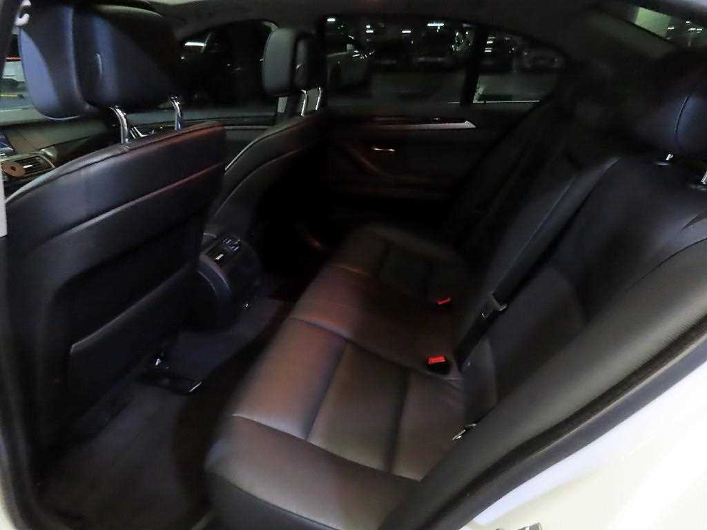 BMW 5 Series - Vista 7