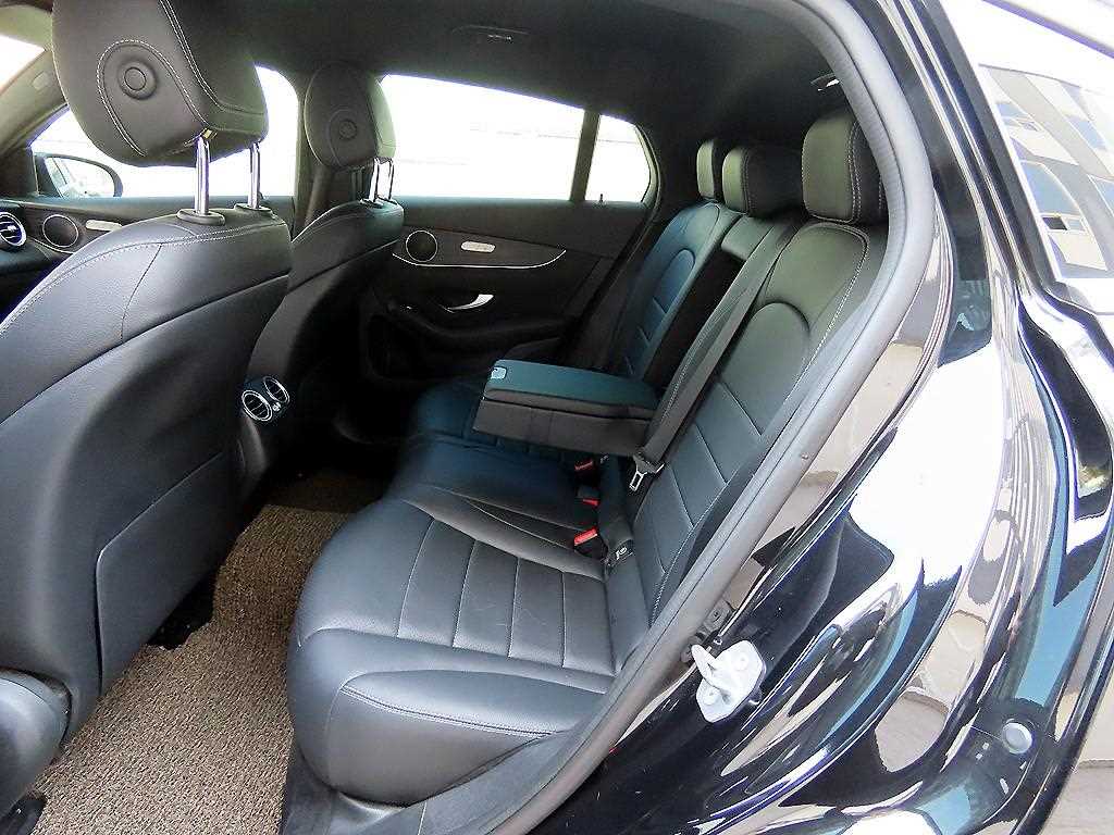 Mercedes Benz GLC Class - Vista 6