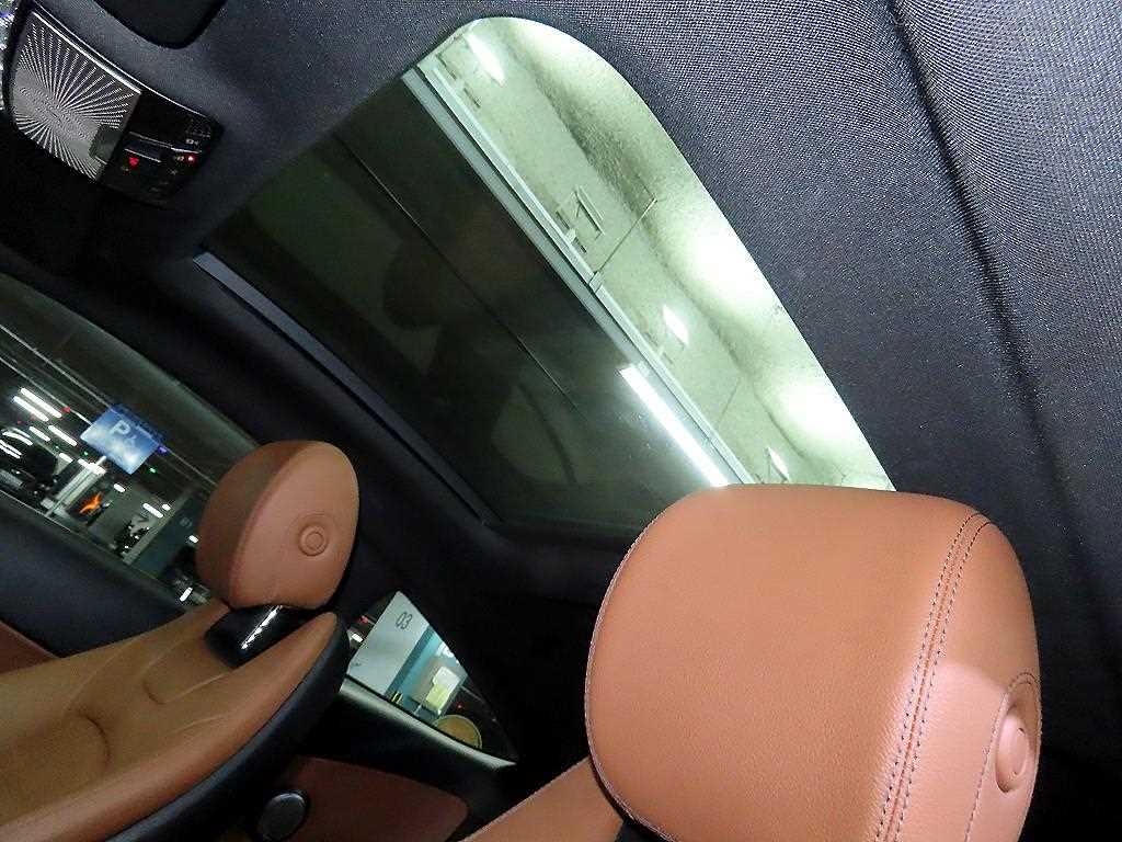 Mercedes Benz C Class 2019 Azul - Importación desde Corea - HF Imports Iquique - Foto 15