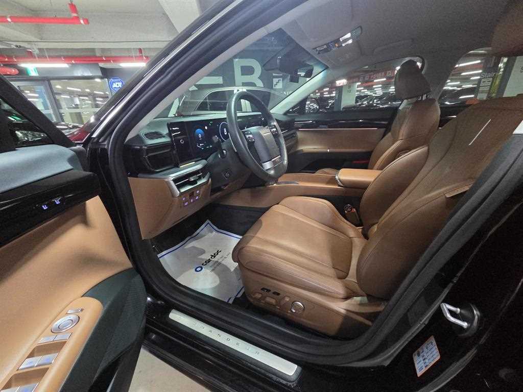 HYUNDAI Grandeur - Vista 10