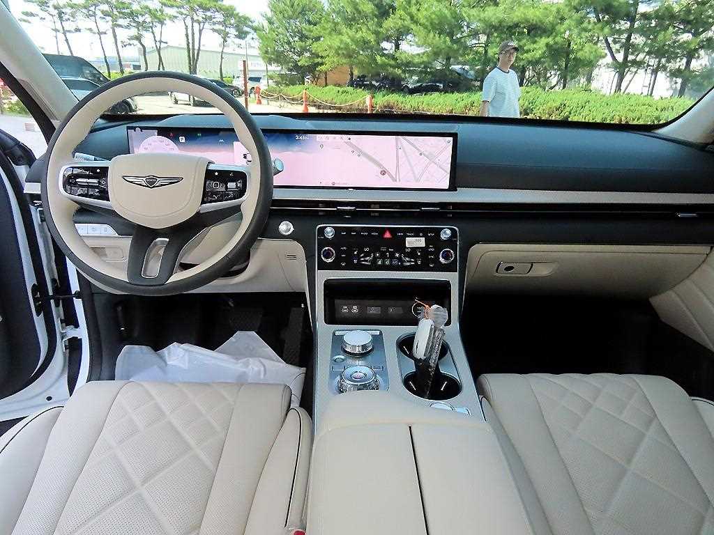 Genesis GV80 - Vista 7