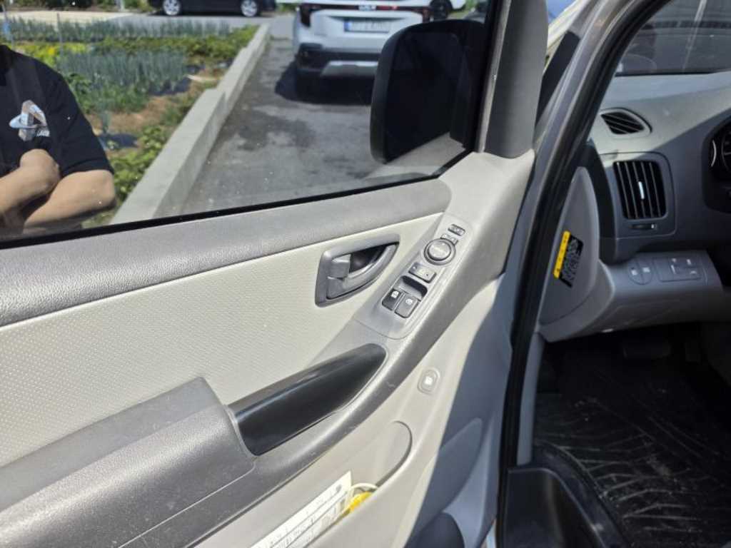 HYUNDAI Starex - Vista 5