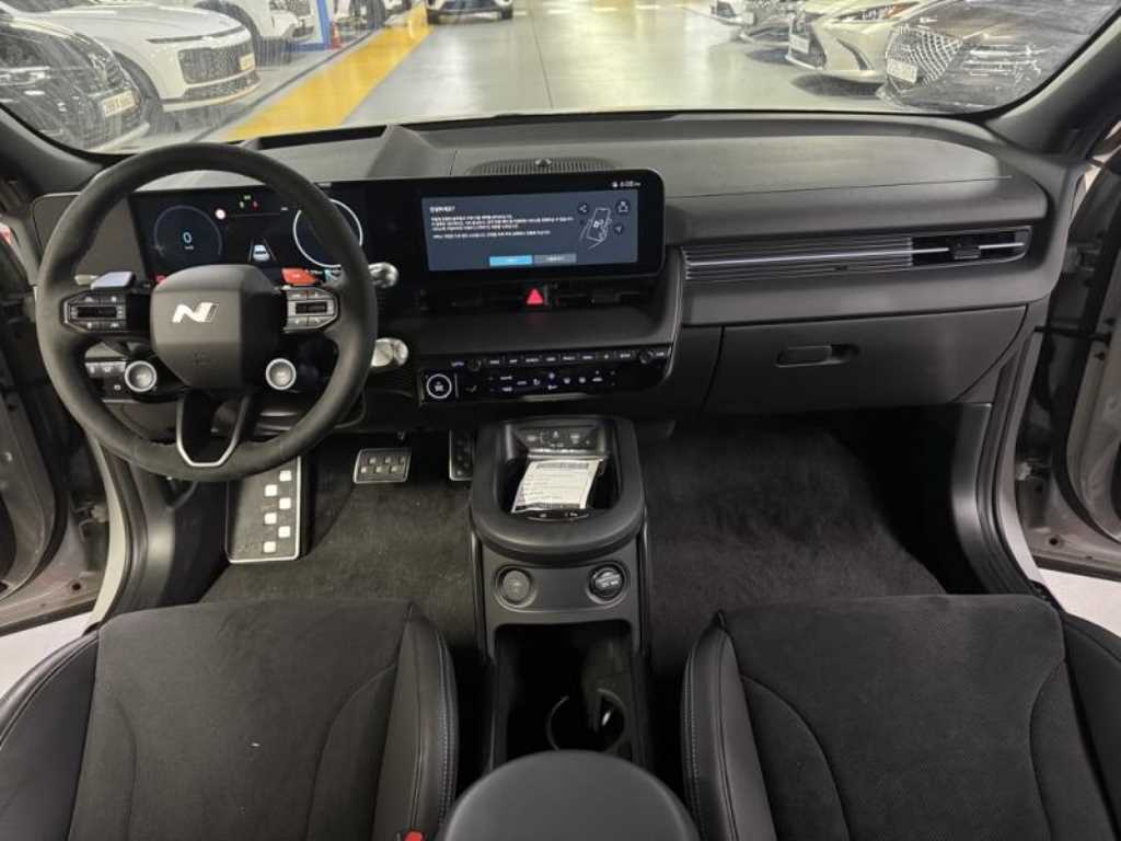 HYUNDAI Ioniq 5 - Vista 6