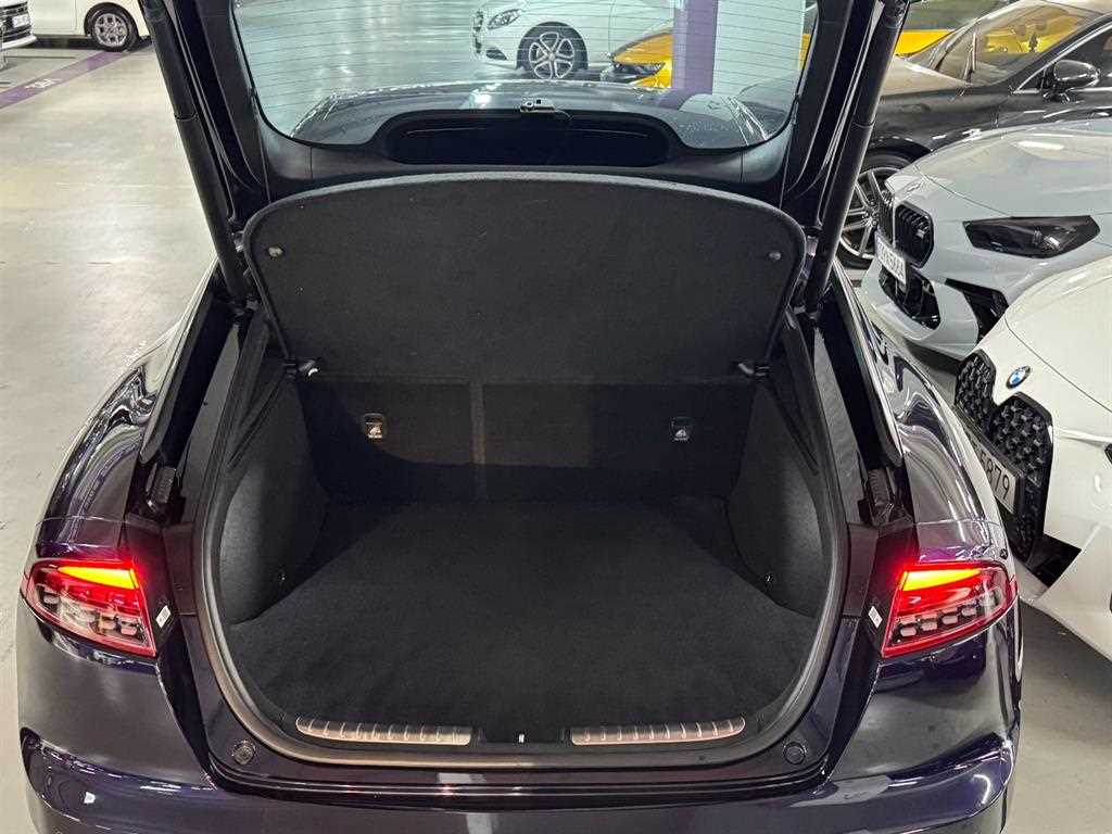 KIA Stinger - Vista 6