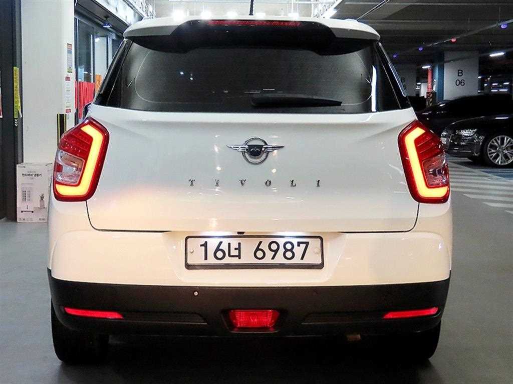 Ssangyong Tivoli - Vista 5