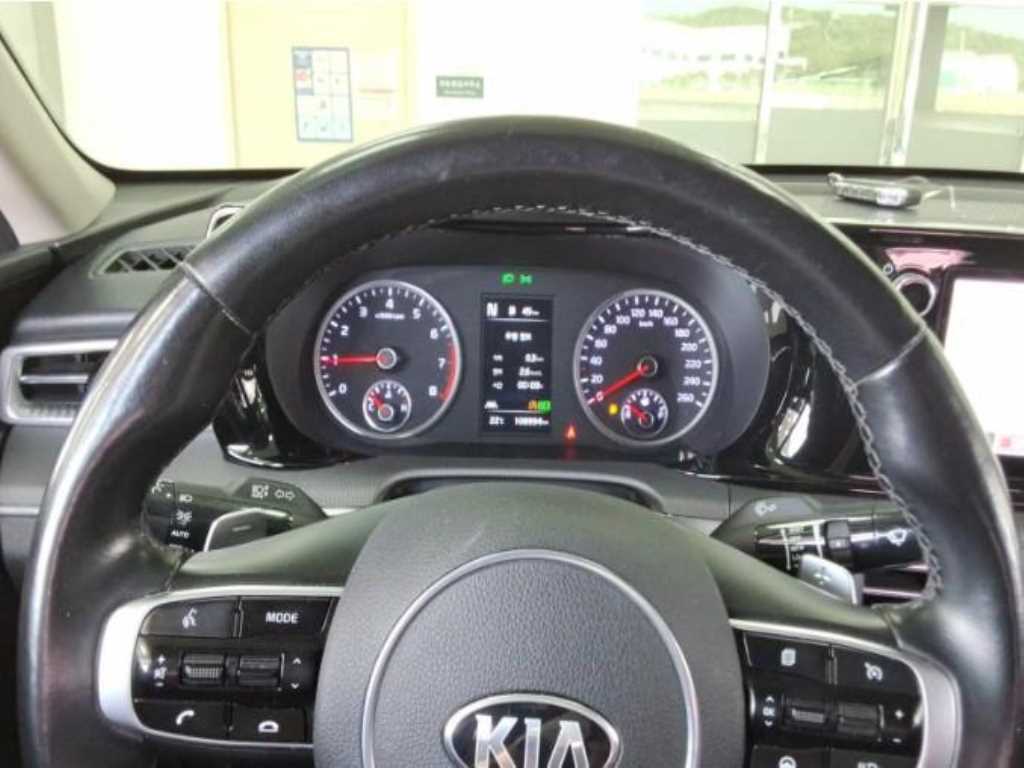 KIA K5 - Vista 5