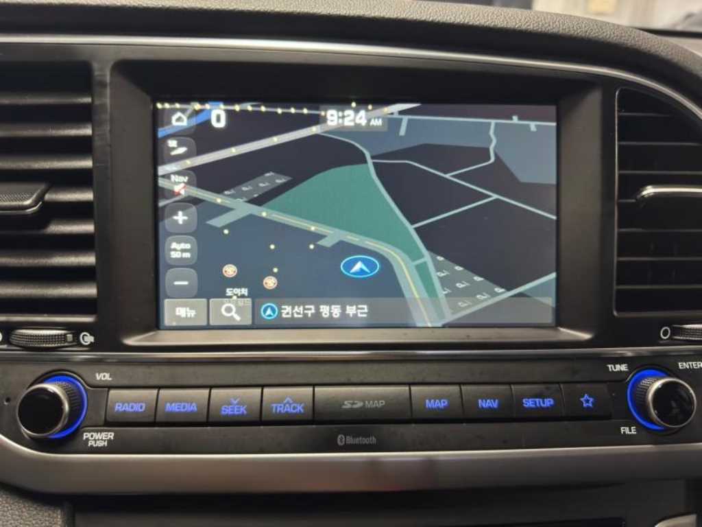 HYUNDAI Avante - Vista 8