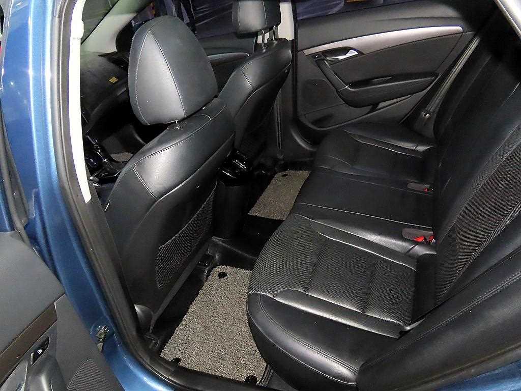 HYUNDAI i40 - Vista 7