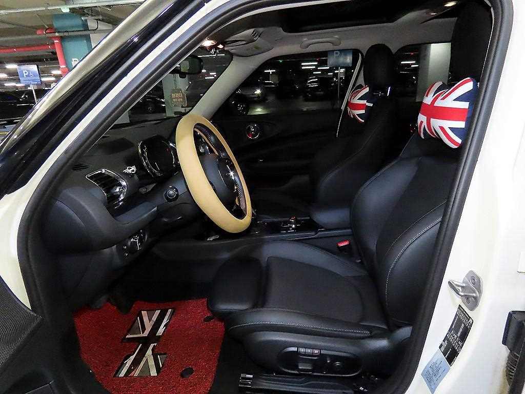 Mini Clubman - Vista 6