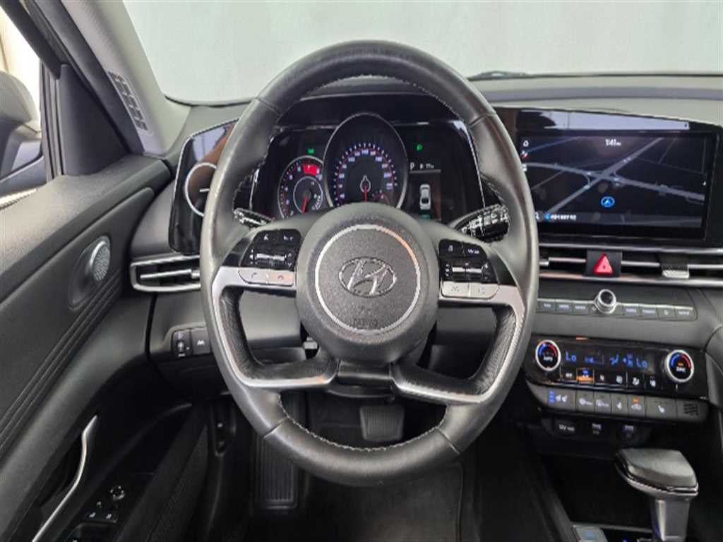 HYUNDAI Avante - Vista 12