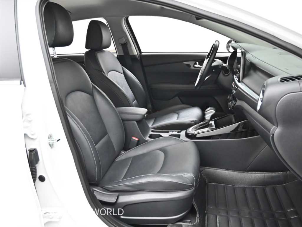 KIA K3 - Vista 10