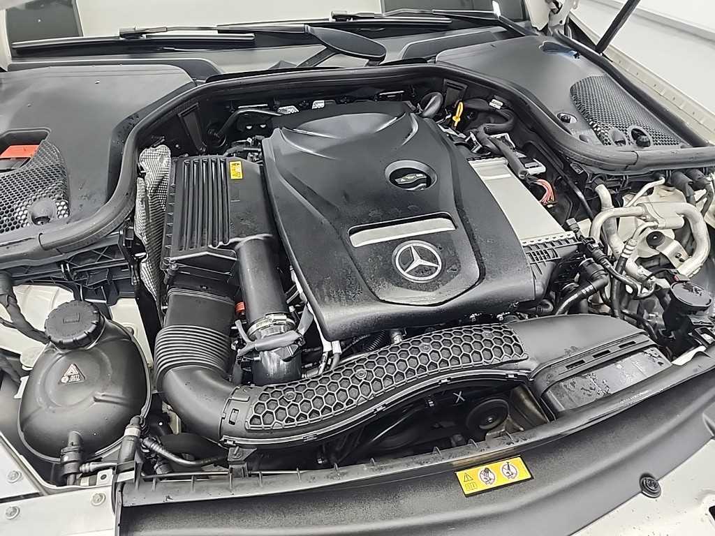 Mercedes Benz E class - Vista 5