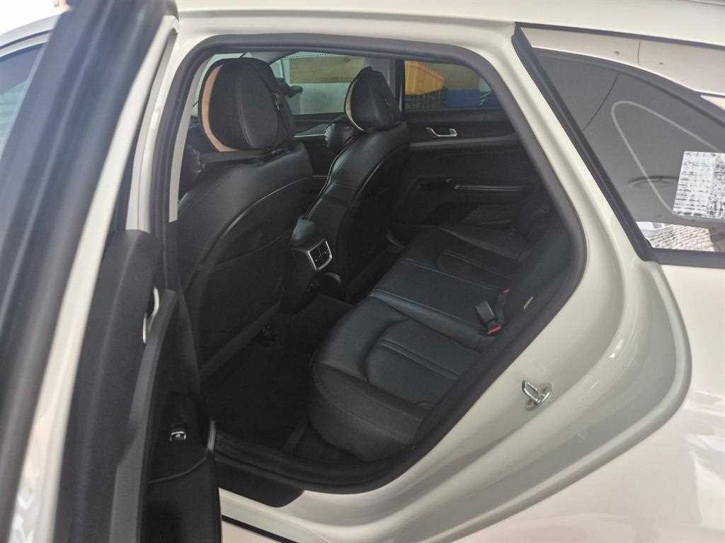 KIA K5 - Vista 8