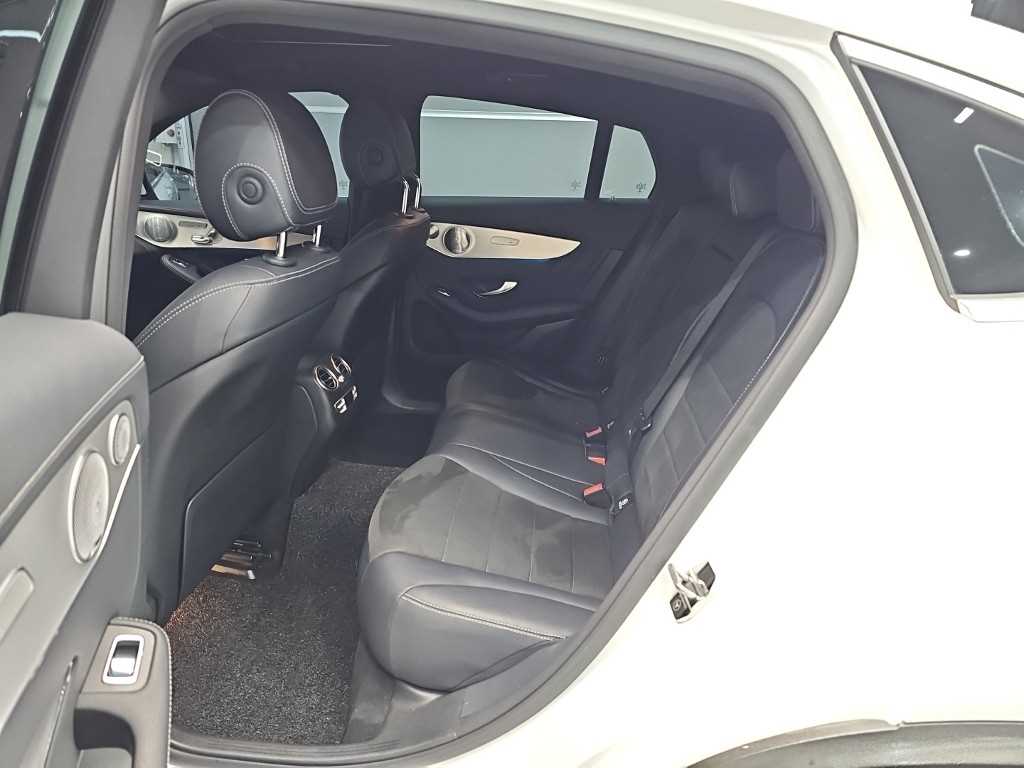 Mercedes Benz GLC Class - Vista 12