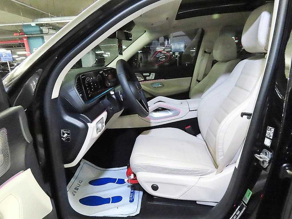 Mercedes Benz GLE Class - Vista 6