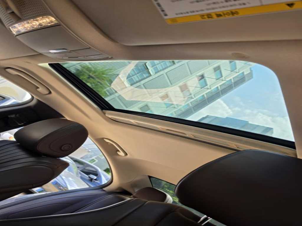 Mercedes Benz CLS Class - Vista 9