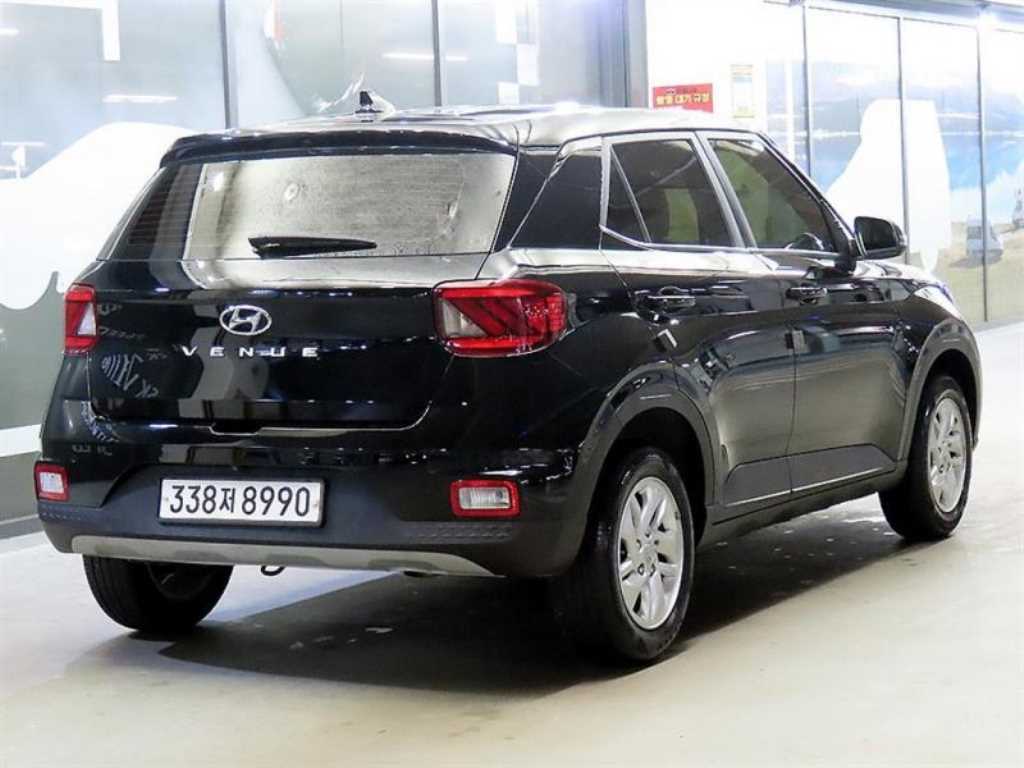 HYUNDAI Venue - Vista 4