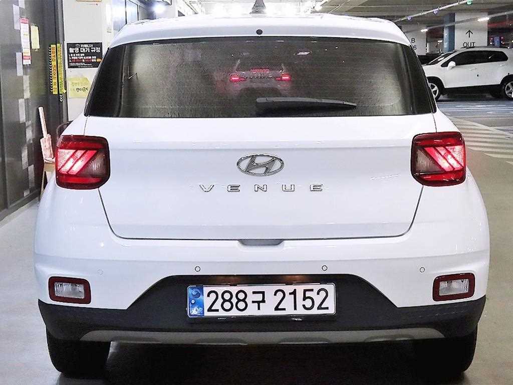 HYUNDAI Venue - Vista 5