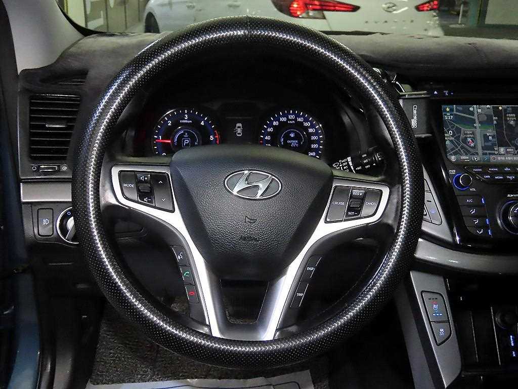 HYUNDAI i40 - Vista 8