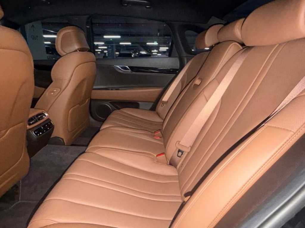 Genesis G80 - Vista 7