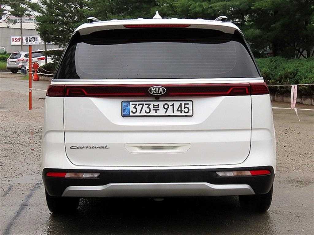 KIA Carnival - Vista 4