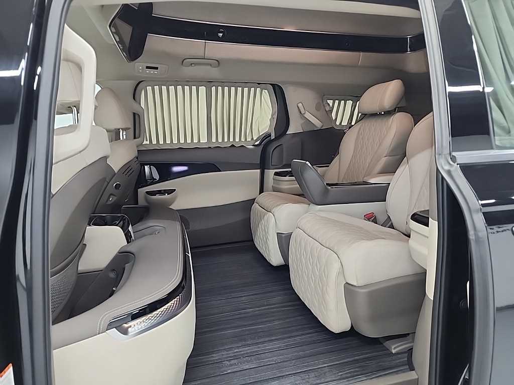 KIA Carnival - Vista 12
