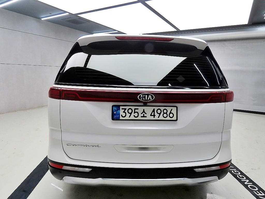 KIA Carnival - Vista 3