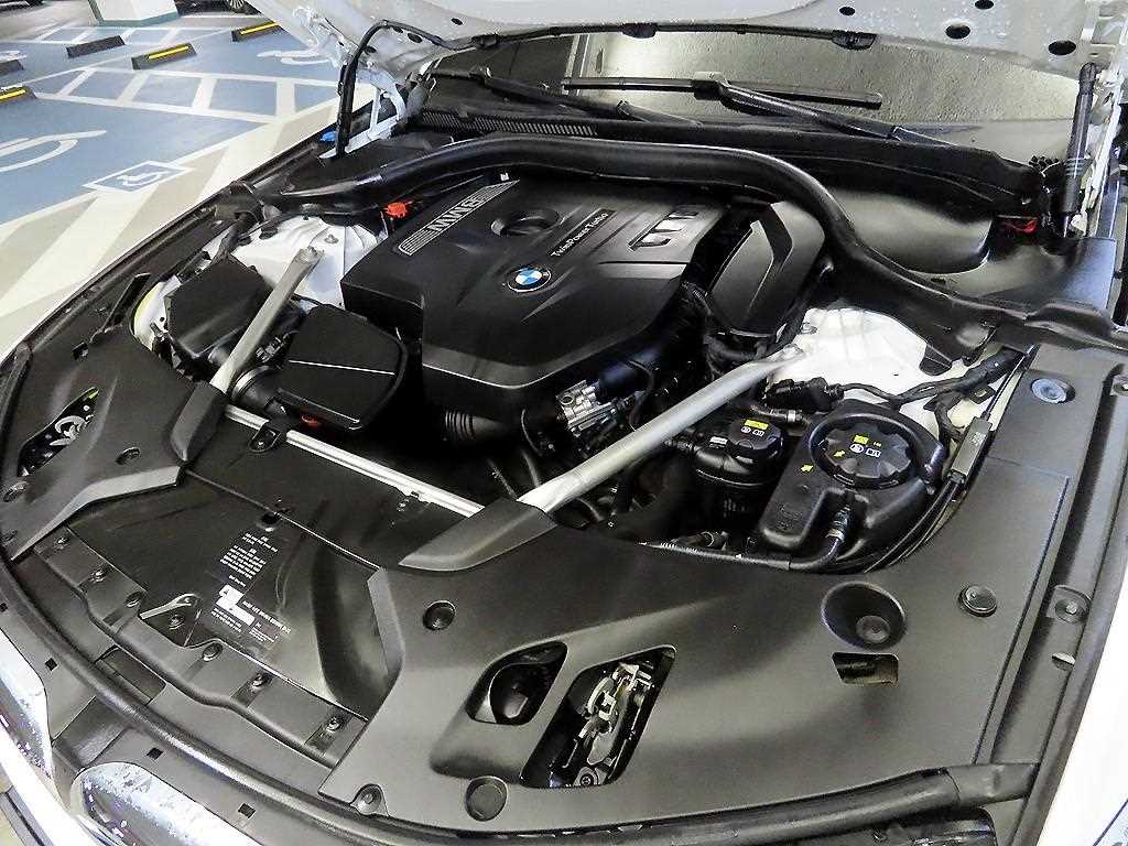 BMW 5 Series 2018 Blanco - Importación desde Corea - HF Imports Iquique - Foto 19