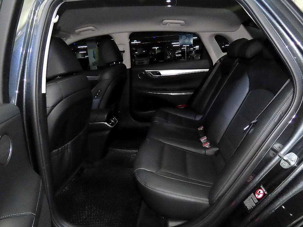 HYUNDAI Grandeur - Vista 7