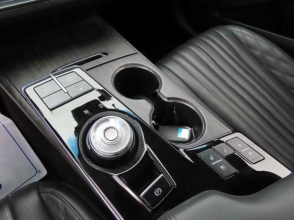 KIA K8 - Vista 10