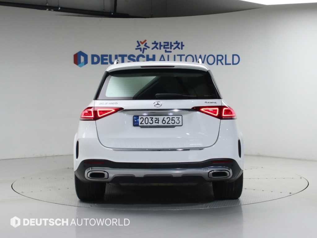 Mercedes Benz GLE Class - Vista 4