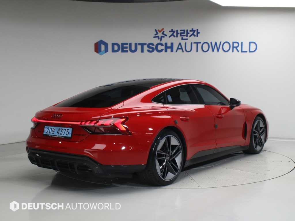 Audi RS e-tron GT - Vista 2