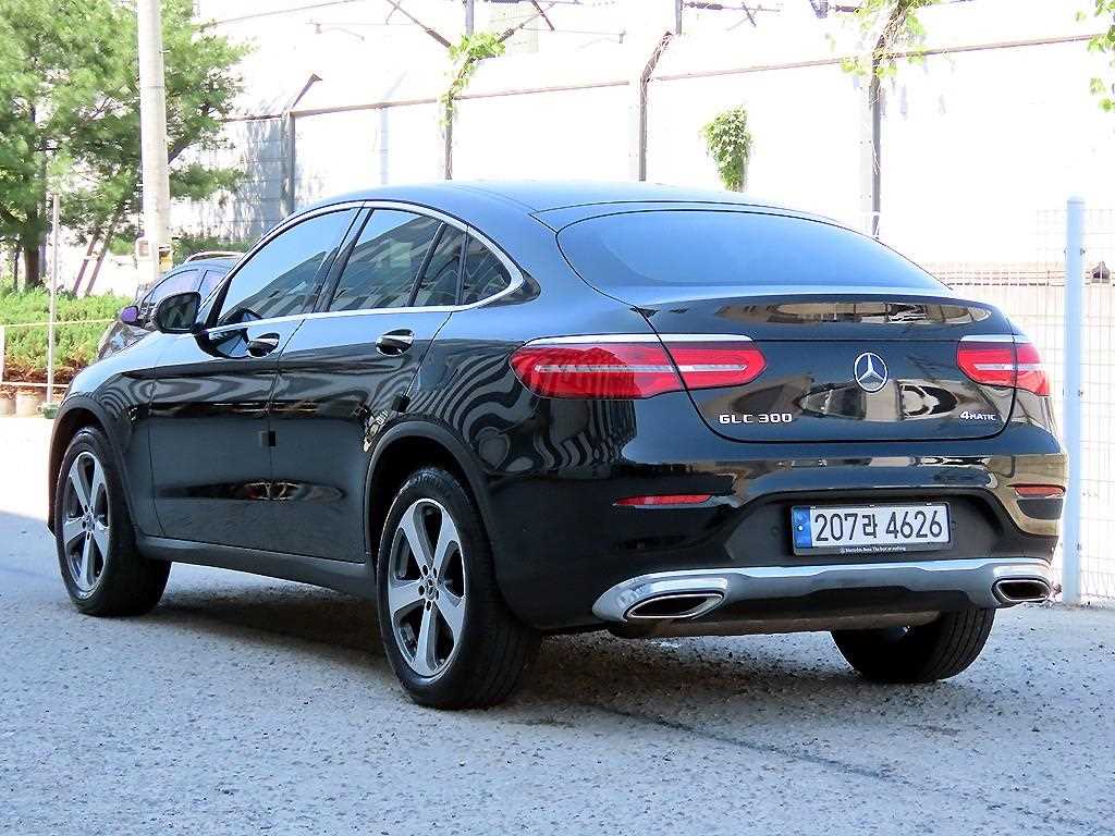 Mercedes Benz GLC Class - Vista 3