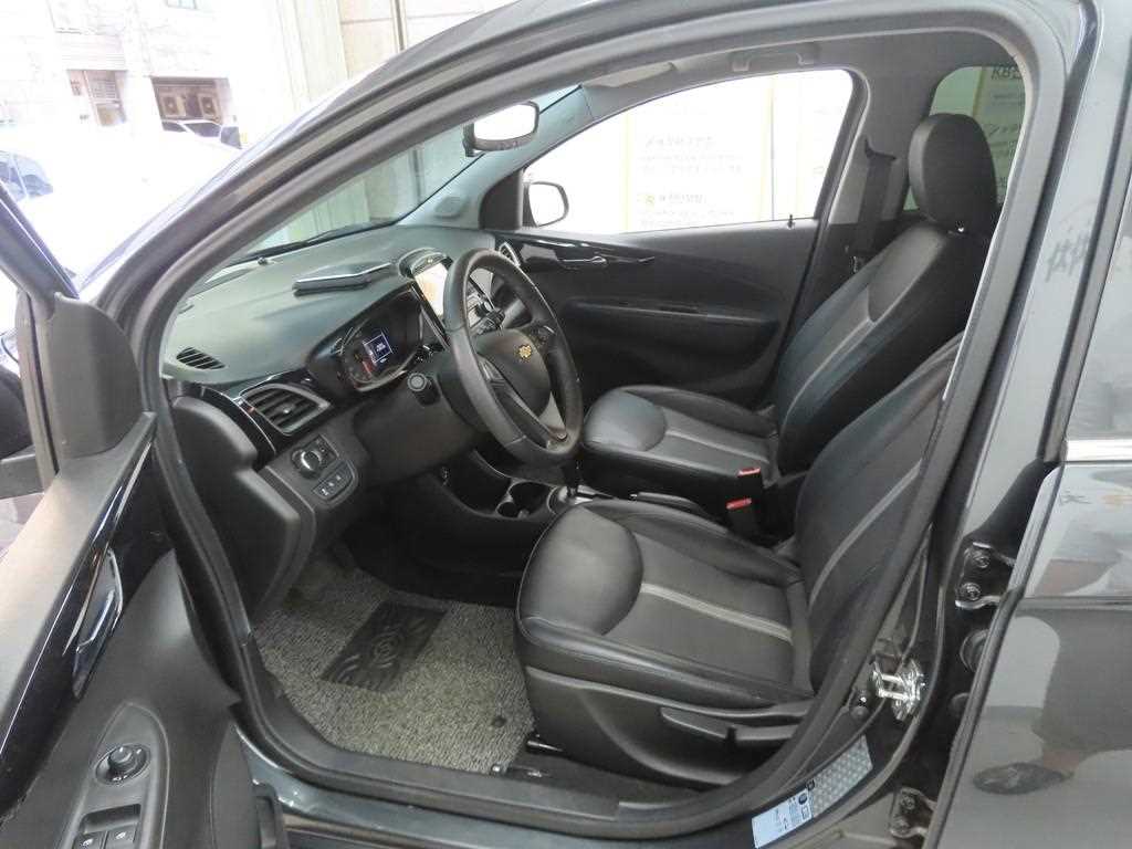 Chevrolet Spark - Vista 5