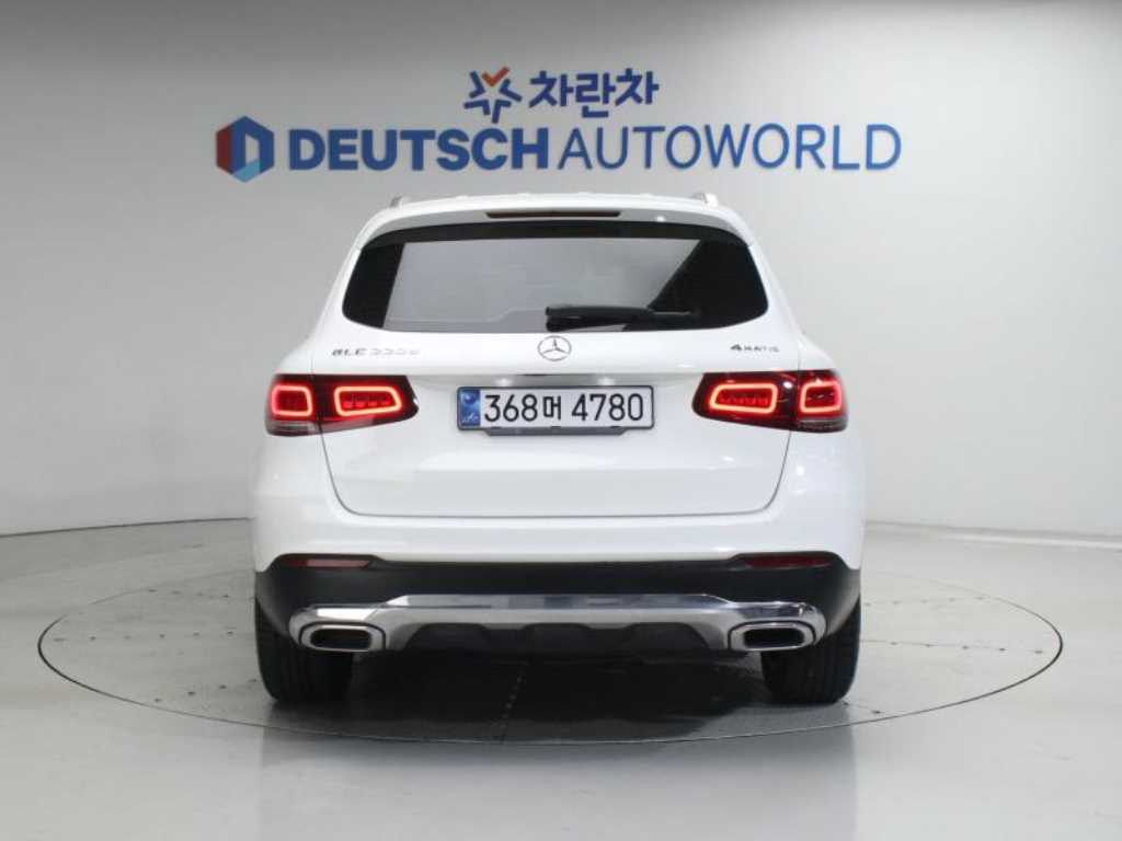 Mercedes Benz GLC Class - Vista 4