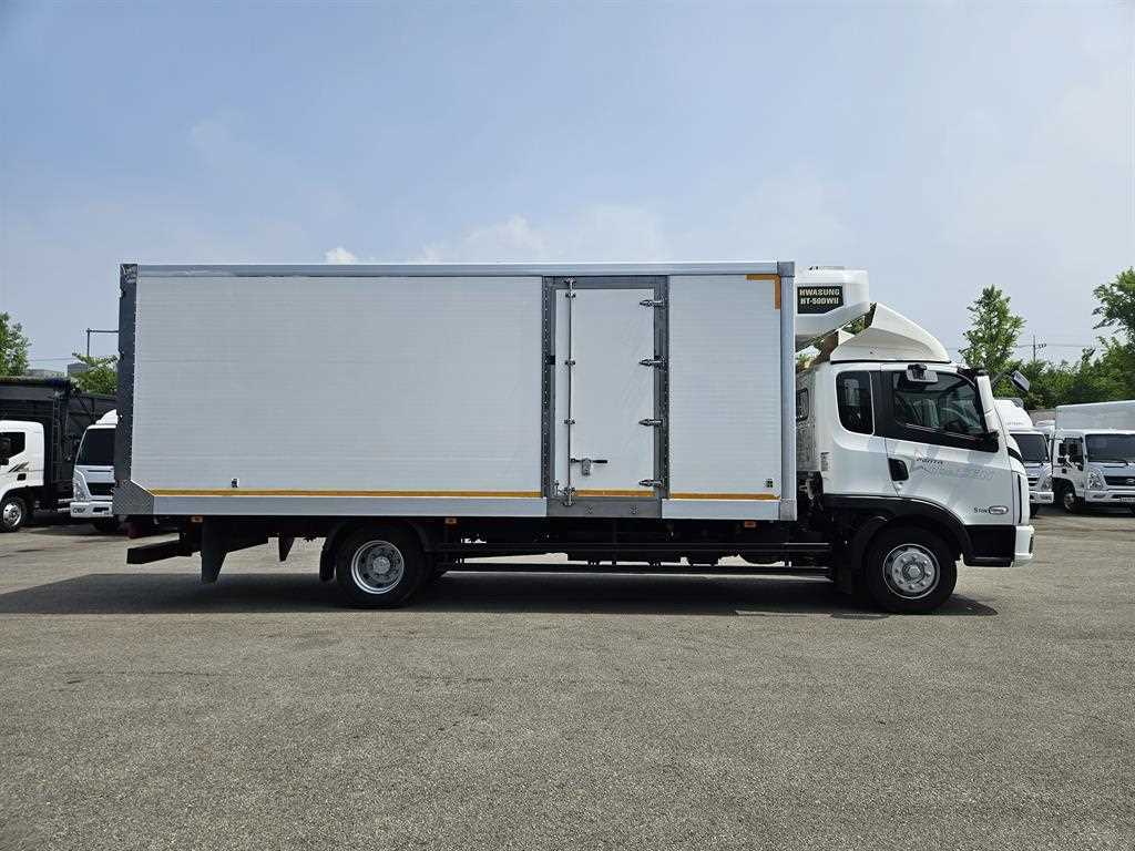 medium and large cargo truck 2022 Blanco - Importación desde Corea - HF Imports Iquique - Foto 1